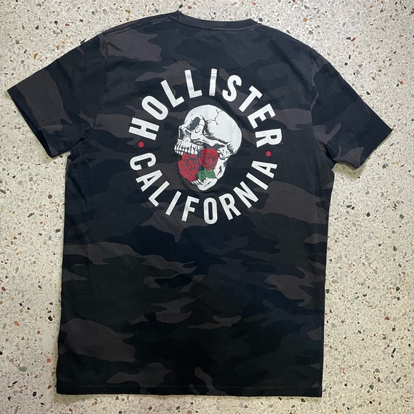 Hollister Co. California Skull and Roses Camo Tee. - Picture 1 of 6
